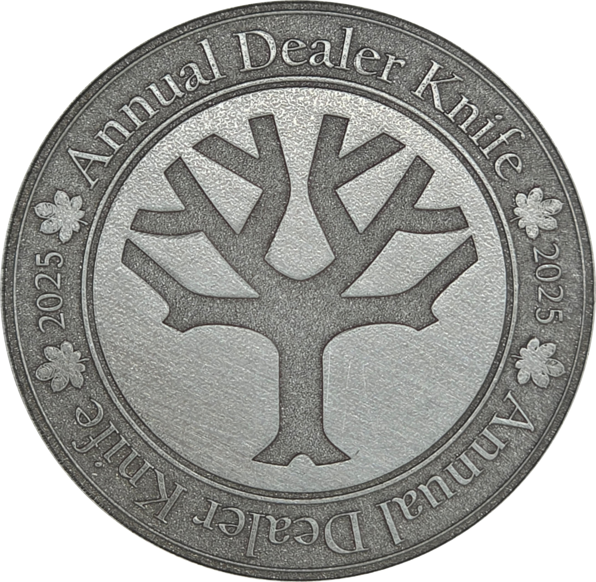 Böker Plus Händlermesser 2025 Grau 01BP0031 Annual Dealer Knife Coin Rückseite